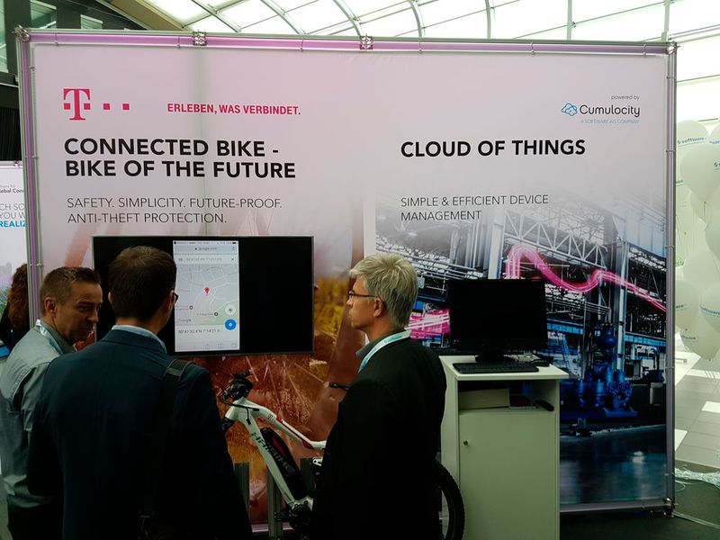 In der Ausstellung des Innovation Day 2017 war eine Anwendung der Telekom Cloud of Things zu sehen, mit der sich gestohlene Fahrräder aufspüren lassen sollen. (Bild: Oliver Schonschek, IT-BUSINESS)