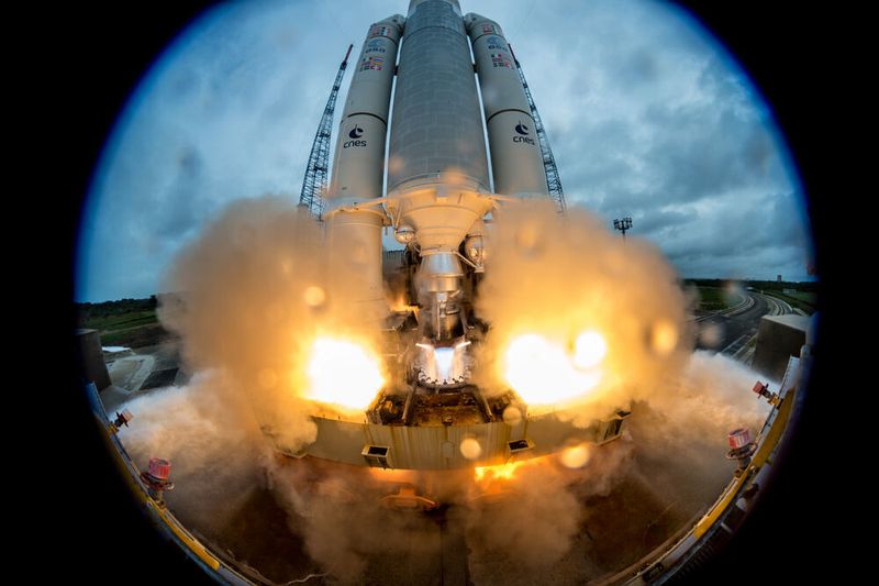 Weitere Galileo-Satelliten werden in die Umlaufbahn katapultiert. (ESA/Stephane CORVAJA)