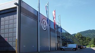 Schwere Zeiten herrschen beim Autozulieferer Albert Weber. Für diverse Standorte suchte man Investoren. Für vier davon sieht es jetzt nicht schlecht aus. Bei drei verbleibenden, wie etwa hier in Neuenbürg, bleibt zu Zukunft fraglich. Vor allem Magdeburg sei gefährdet ... (Bild: Albert-Weber-Gruppe)
