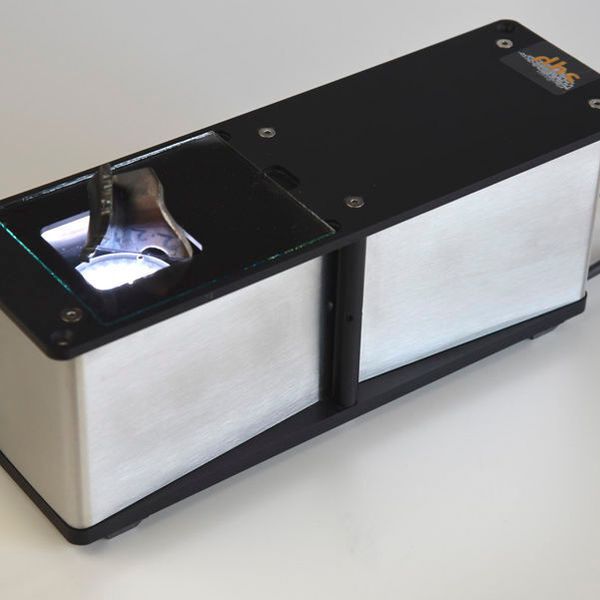 DHS' Easy- Controller, a compact, inverse optical system for component testing. (DHS)