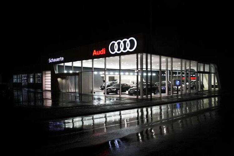 Attraktive Erscheinung: Das neue Audi-Terminal in Plettenberg beherbergt einen rund 800 m² großen Showroom und eine modern ausgerüstete Service-Werkstatt. (Foto: Schauerte)