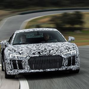 Als Audi vor acht Jahren den R8 eingeführt hat, war das eine Kriegserklärung an den Porsche 911. Jetzt legt der Hersteller noch einmal nach.