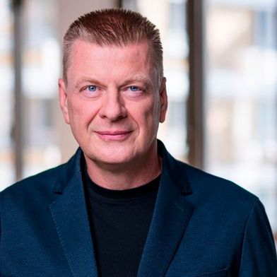 KI ja, Kontrollverlust nein: Laut IONOS-CEO Achim Weiß hat der deutsche Mittelstand verstanden, dass KI nur unter einer Bedingung funktioniert: Daten und Kontrolle müssen in den eigenen Händen bleiben. (Bild: IONOS)