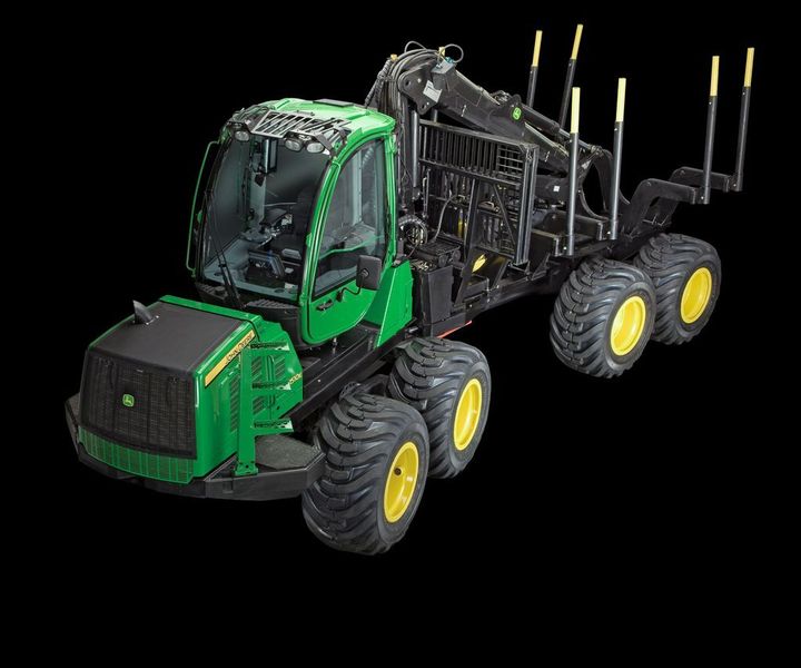 Bild 2: Bei diesem Forstfahrzeug schützen 12 mm dicke Scheiben aus Polycarbonat den Fahrer in der Kabine vor Unfällen mit abspringenden Ketten oder schwingenden Baumstämmen.  (Bild: John Deere)