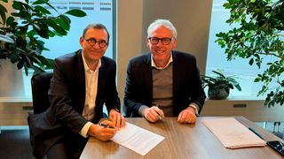 Die Geschäfsführer bei der Unteschrift: Jean-Patrick Sauvy (l.) von Pommier und Dietrich Leifert- Titgemeyer. (Bild: Pommier)