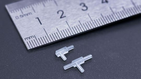 Printing at 10–50 micron layer heights, BMF Clear achieves superior surface quality, reducing post-processing time while improving optical transmission.(Source:  Boston Micro Fabrication)