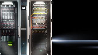 Ob ein Unternehmen gezielt einzelne Racks kühlt, mit einer Reihenklimatisierung arbeitet oder den gesamten Technikraum klimatisiert, ist individuell zu entscheiden; zum beispiel besitzen Gerade kleinere Unternehmen häufig keinen Raum mit Doppelboden, so dass sich hier Kühlgeräte für die Montage direkt am IT-Schrank empfehlen. (Rittal)