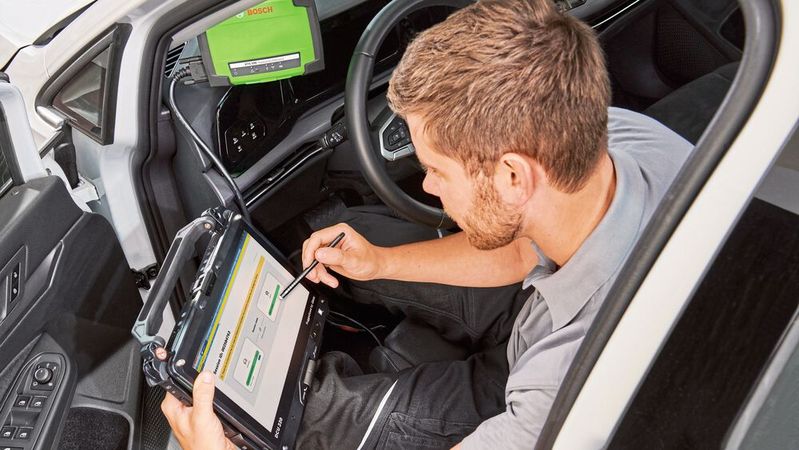 Kein Automechanika-Jahr und dennoch viel Neues: Bosch hat auf einem Presseevent zahlreiche Neuerungen seiner Produkte und Services vorgestellt. (Bild:  Bosch)