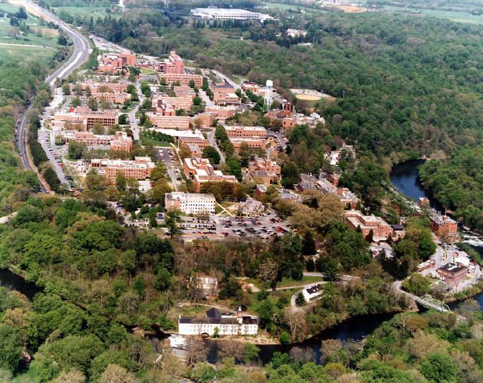 Platz 6: DuPont, USA  1802 von Eleuthère Irénée du Pont gegründet, war die Herstellung von Sprengstoff das Hauptgeschäft von DuPont. Seit 1903 sorgt die „DuPont Experimental Station
