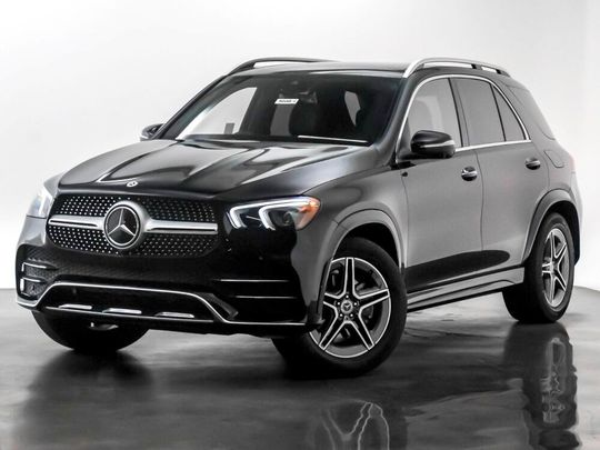 Debakel bei Mercedes! Wie der dpa jetzt berichtet wurde, muss der Premiumfahrzeug-Hersteller Mercedes jetzt auch Hunderttausende von SUV aus China zurückrufen. Hier erfahren Sie, warum diese teure Aktion erforderlich ist.(Bild:  Mercedes)