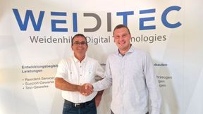 von links: Armin Baumann, Geschäftsführer Softing und Stefan Brosig, ehemaliger Geschäftsführer Weiditec. Brosig leitet nun den Standort in Ingolstadt. (Bild: 
Softing Automotive Electronics GmbH
)