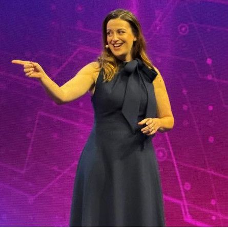 Gabriela Vogel, VP Analyst bei Gartner, bei ihrer Keynote auf dem Gartner IT Symposium/Xpo in Barcelona.(Bild:  Gartner)