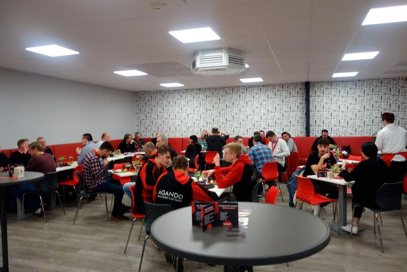 Zum deftigen Grünkohlessen ging es wieder zurück in die Firmenzentrale. (Vogel IT-Medien GmbH)