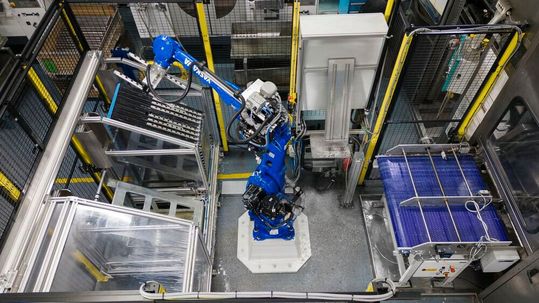 Increasing shortage of personnel forced the sanitary and heating system specialist Watts Industries Germany to automate the machining and parts cleaning in-house. The choice fell on 4- and 6-axis robot systems from Yaskawa. Read here what was done ...(Image: Yaskawa)