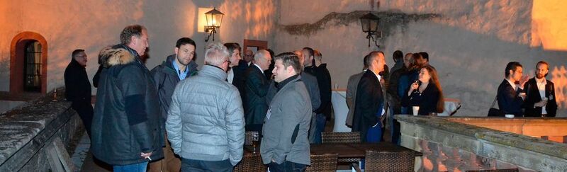 Bei der Abendveranstaltung ging es für die Teilnehmerinnen und Teilnehmer in das Mainfränkische Museum auf der Festung Marienberg. Anschließend wurde gemütlich in der Burggaststätte gespeist. (PROCESS / Kempf)