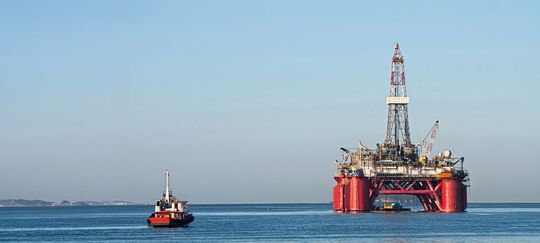 Die Offshore-Ölförderung – wie bei dem seit 2002 laufenden Projekt „Thunder Horse” von BP – fordert hochenergetische Wasserinjektionspumpen.(Bild:  Kistler Gruppe)