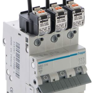 Die Aufsteck-Stromwandler (855-1700) sollen sich optimal aneinanderreihen und direkt über einem 3-Phasen-Leitungsschutzschalter installieren lassen.