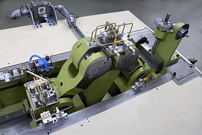 Bild 16: Kniehebelantrieb der XS-Fließdruckpressen-Generation. (Archiv: Vogel Business Media)