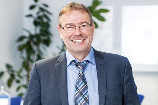 Günter Hiermaier, bislang Leiter Vertrieb, ist neben Ernst Prost nunmehr Co-Geschäftsführer von Liqui Moly. Den Verkauf des Unternehmens an Würth sieht er positiv. Günter Hiermaier, bislang Leiter Vertrieb, ist neben Ernst Prost nunmehr Co-Geschäftsführer von Liqui Moly. Den Verkauf des Unternehmens an Würth sieht er positiv.