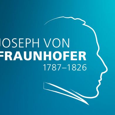 Die Jubiläums-Plakette zum 200. Todestag Joseph von Fraunhofers. (Bild: Fraunhofer-Gesellschaft)