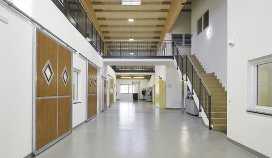 (Umnutzung einer Pferdepraxis. Bild: Christian Eblenkamp, Rietberg)