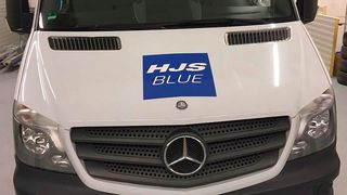 HJS hat sein Nachrüstsystem zuerst für den Mercedes-Benz Sprinter entwickelt. (HJS)