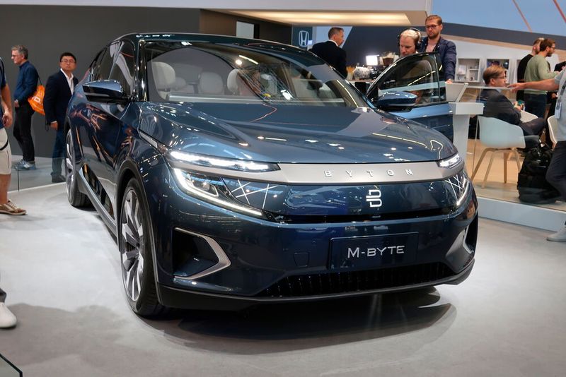 Byton enthüllte die Serienversion seines SUV, das auf den Namen M-Byte hört und mindestens 45.000 Euro kosten soll – ohne Mehrwertsteuer. (Grimm/»kfz-betrieb«)