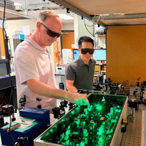Researchers have developed a new way to monitor brain blood flow during surgery. (Source:  The University of Texas at Austin)