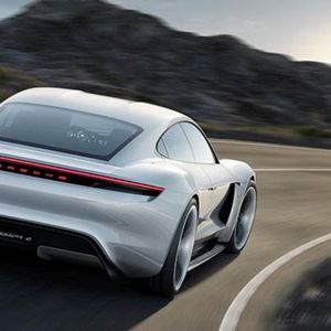 Mission E: Der Porsche-Aufsichtsrat hat nun grünes Licht für den Bau des rein elektrisch angetriebenen 600-PS-Sportwagens gegeben.