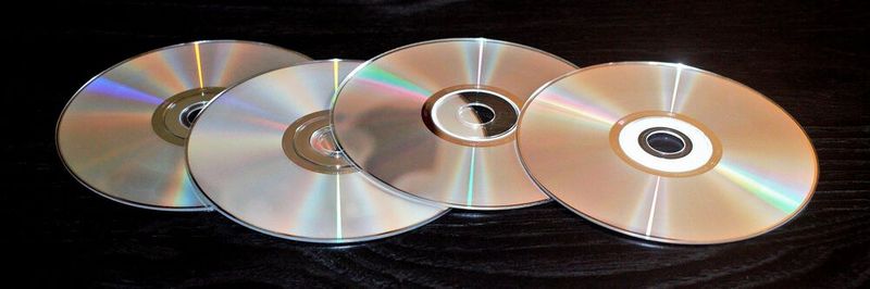 In Zeiten optischer Datenträger war der Software-Release noch gleichbedeutend mit dem Marktstart der Hauptversion einer Software.(Bild:  Brett_Hondow /  Pixabay)