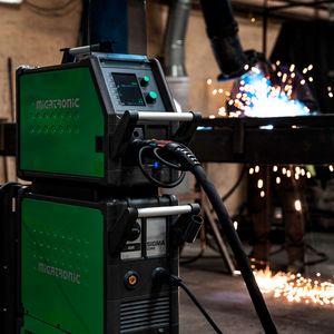 Mit der Sigma Core schließlich hat Migatronic ein neues MIG/MAG-Schweißsystem entwickelt, das dann punktet, wenn einfache Handhabung und fortschrittliches Schweißen gefragt sind. Viele Stunden ohne Stromabfall könne damit gearbeitet werden.(Bild:  Migatronic)