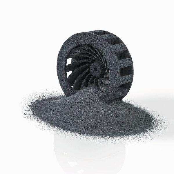 Not just plastic: the printed carbon fiber wheel from SGL shows that 3D printing convinces with carbon in plant construction with design freedom. (SGL Group)