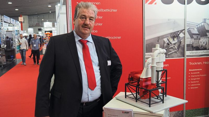 Klaus Straetmanns, Jöst: „Der Zick-Zack-Sichter ist im Augenblick sehr erfolgreich in den USA zur Aufbereitung von Schredderschrott. Hier haben wir inzwischen fast 100 Stück verkauft.“ (Mehr dazu auf Seite XX) (Bild: Mühlenkamp)