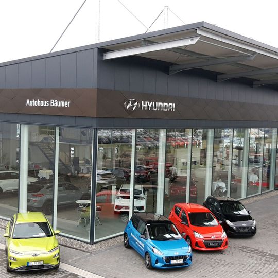 Das Autohaus Bäumer hat einen neuen Hyundai-Showroom eröffnet.(Bild:  Autohaus Bäumer)