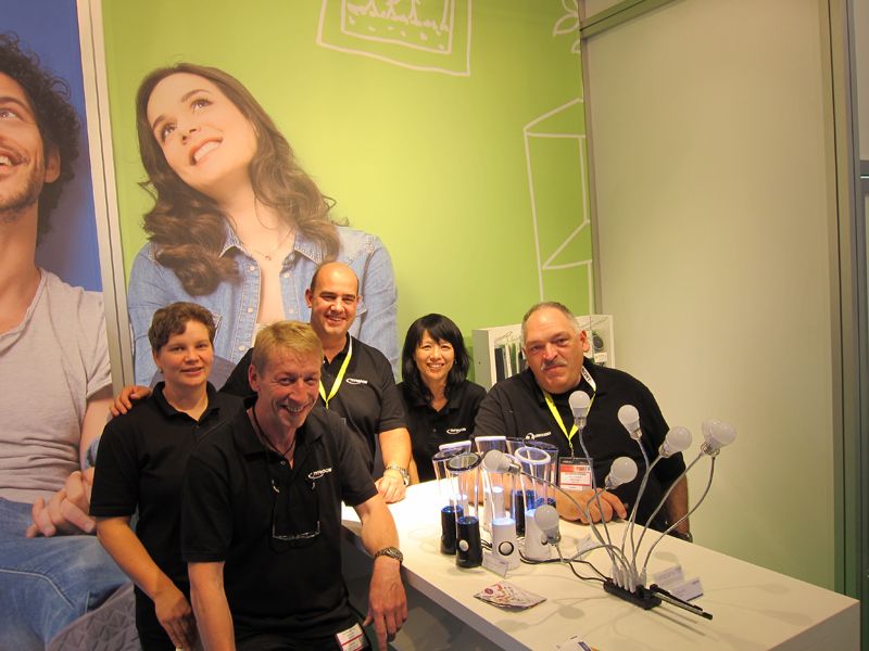 Das 2direct-Team (v. l.): Oliver Dieber, Judith Moos, Sven Kilian, Tracy Yen und Wilfried Grohnert (Bild: IT-BUSINESS)