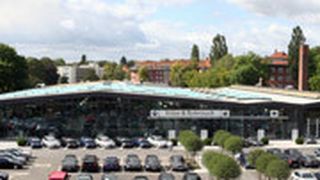 Der Firmensitz der Zweitplatzierten des Vertriebs Award erstreckt sich über 24.000 m² Grundfläche. (Foto: Riller & Schnauck)