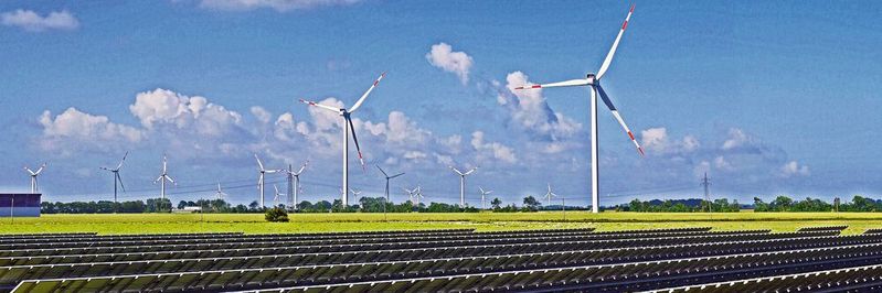 Solarenergie, Windstrom, Biogas-Anlagen: Vor allem in den ostdeutschen Bundesländern soll ein flächendeckender Ausbau alternativer Stromerzeuger Deutschland weniger abhängig von Kohle, Öl oder Erdgas machen. Doch welche Ziele wurden gesteckt, und wie weit sind sie schon gediehen?(Bild:  gemeinfrei /  Pixabay)