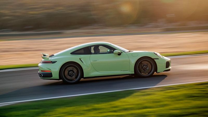Als T-Hybrid werden jetzt irrwitzige 711 PS mobilisiert (Bild: Porsche)