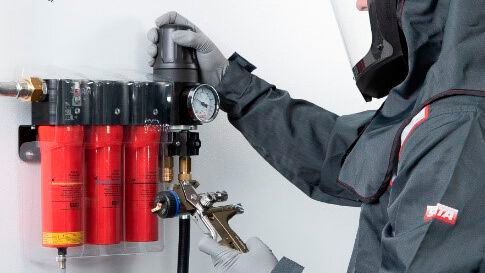 Der Druckluftfilter 584 von Sata ist ein dreistufiges System mit Aktivkohlefilter.(Bild:  Sata)