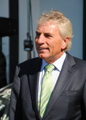 Jürgen Roters, Oberbürgermeister Köln: „Die neue PSA-Deutschlandzentrale entstand in Rekordzeit, das ist für ein öffentliches Gebäude gar nicht vorstellbar.“ (Foto: Baeuchle)