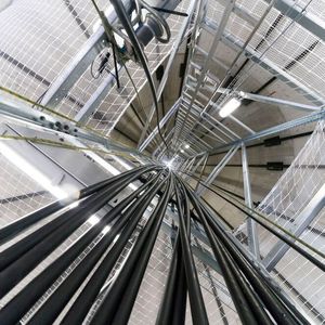 Lapp ist Lieferant für die Kabel im Turm. Von GE wurden die genauen  Spezifikationen wie Abmessungen, Temperatur-, Torsions-, Witterungsbeständigkeit und vieles mehr vorgegeben.