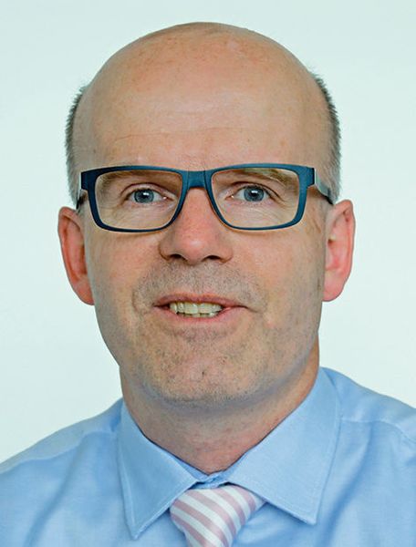 «Wir haben zwei neue Prüfnormal-Typen mit sogenannter optisch kooperativer Oberfläche entwickelt, die bei den meisten optischen Messverfahren teils deutlich besser abschneiden als bisherige Ausführungen». Thomas Jordi, Geschäftsführer Saphirwerk AG. (Klaus Vollrath)