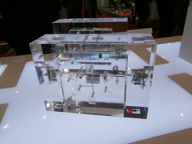 Das war die Kunststoffmesse Fakuma 2014 in Friedrichshafen...und hier sind die Kistler-Systeme in einem Demonstratorwerkzeug integriert. (Bild: Königsreuther)