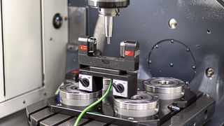 Mit Portable Spindle Control können berührungslose Messungen bezüglich Rundlauf, Vibration, thermischer Stabilität und Spindelparametern über das gesamte Drehzahlband durchgeführt werden. (Bild: kptec/Blum-Novotest)
