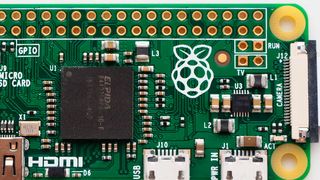 Raspberry Pi Zero: die aktuelle Variante des kleinsten, preisgünstigsten Pis kommt mit Kameraport (Bild: raspberrypi.org)