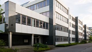 Schlemmer zieht Anfang Juli von Poing in seine neue Unternehmenszentrale in Aschheim (im Bild) um. (Berlinovo Immobilien Gesellschaft mbH / Manuel Frauendorf)