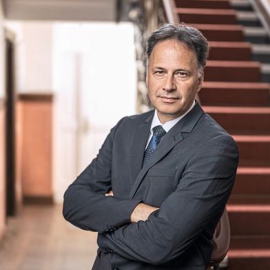 Mathias Dülfer ist seit 2018 Vorstandsvorsitzender der Gebr. Pfeiffer SE. Die Gebr. Pfeiffer SE, mit Hauptsitz in Kaiserslautern, ist ein führendes Unternehmen in der Entwicklung und Herstellung von Mahlanlagen und - technologien. Das Unternehmen wurde 1864 gegründet und ist bekannt für seine Lösungen in der Materialaufbereitung, insbesondere in den Bereichen Zement, Kohle, Kalk, Gips und Keramik. (Bild: Gebr. Pfeiffer SE)