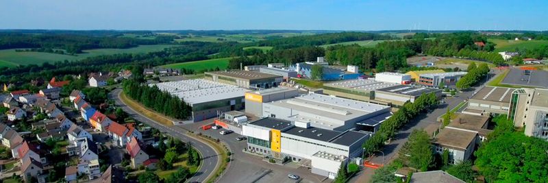 Das Kompetenz-Zentrum für die Rohstoff-Automation: Das AZO Headquarter in Osterburken. Das Kompetenz-Zentrum für die Rohstoff-Automation: Das AZO Headquarter in Osterburken.