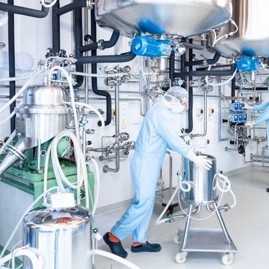In Bioreaktoren werden bei Polymun Biopharmazeutika hergestellt. (Source: Stephan Polzer)