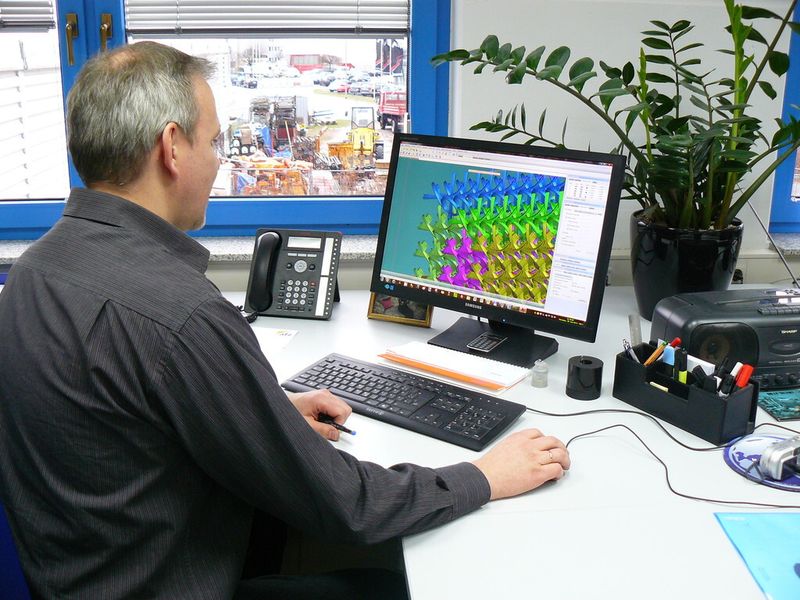 Um den Prozess im Griff zu haben bzw. eine reproduzierbare Dichte zu erreichen, ist wegen der Temperaurverteilung eine entsprechende Positionierung der Bauteile im Arbeitsraum notwendig. (Bild: Kegelmann)